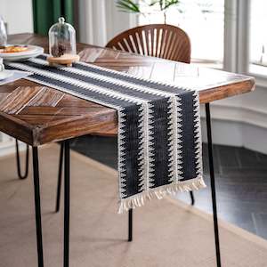 Bianco Cotton&Linen Argyle Table Runner with Tassels 220/240cm - Black