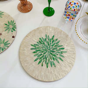 Willow Hand-made Shell Decorative Tray/Placemat 30cm - Leaves