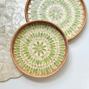 Attaya Hand-made Round Rattan & Shell Tray 30cm - Green Grapes