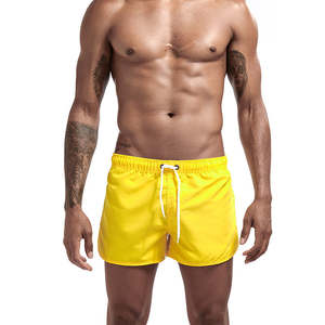 Sportswear: Quick-drying multicolor sports shorts