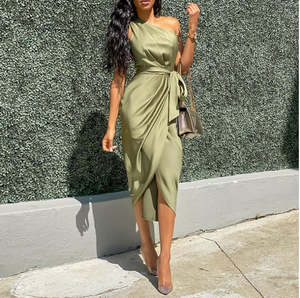 Fala Dress with slanting shoulders and irregular straps