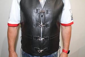 Products: Men’s 425 Leather Vest – LeatherDirect