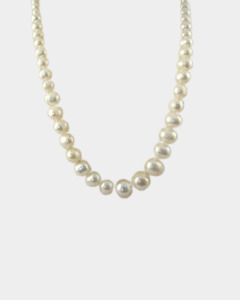 Jewellery: Kiwicraft White Freshwater Pearl Necklace