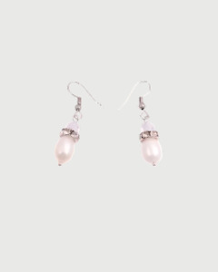 Jewellery: Kiwicraft pearl drop earrings