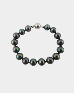 Jewellery: Kiwicraft Black Pearl Bracelet Magnet Buckle