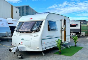 2000 Coachman Amara 380-2 – LIGHTWEIGHT / 2-BERTH / TV / MOTOR MOVER / 2 X AWN&hellip;