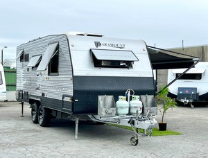 Products: 2016 Paramount Commander OFF-ROAD / CRUISEMASTER INDEPENDENT SUSPENSION / TWIN AXLE / QUEEN ISLAND BED / FULL ENSUITE / SOLAR / 2 x FRESH + 1 x GREY WATER TANKS VIDEO TOUR, FINANCE AVAILABLE