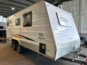 Caravans: 2012 Jayco Starcraft OUTBACK 19.61-2 TWIN AXLE / FULL ENSUITE / QUEEN ISLAND BED / FRESH & GREY WATER TANKS / AWNING / FULL FRIDGE-FREEZER JUST LANDED, FINANCE AVAILABLE