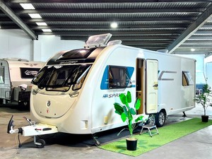 Products: 2018 Swift Sprite Quattro EB – TWIN AXLE / REAR ISLAND BED / FULL CENTRAL BATHROOM / 4-BERTH / 4WD MOTOR MOVERS / SOLAR / TIMBERLESS FRAME VIDEO TOUR, FINANCE AVAILABLE