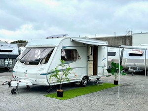 Products: 2004 Abbey (Swift) GTS 217 – LIGHTWEIGHT / CORNER KITCHEN / CLUB LOUNGE / MOTOR MOVERS / FULL END BATHROOM / ROLL-OUT AWNING & PORCH AWNING VIDEO TOUR, FINANCE AVAILABLE