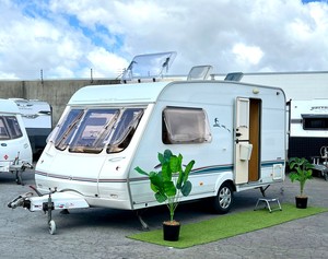 2002 Swift Charisma 230 LIGHTWEIGHT 2-BERTH / FULL ENSUITE BATHROOM / FULL AWNIN&hellip;