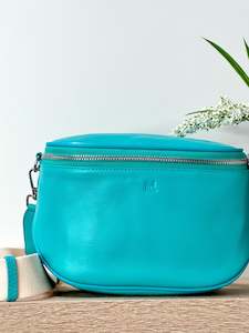 New In 1: Dani Bag Blue Lagoon-Natural Strap