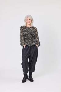 20: Sonja Pant Black Denim