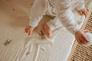 Fitted Cot Sheets: Fitted Cot Sheet | Kanuka