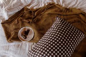 Muslin Pillowcases: 100% Muslin Pillowcase | Choc Gingham