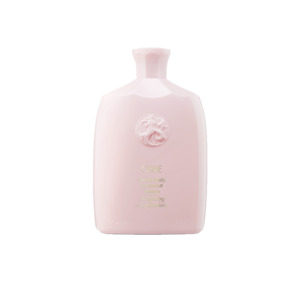 Shampoo: Oribe Serene Scalp Anti-Dandruff Shampoo 250ml