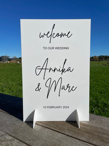 Products: Free standing welcome sign - Annika Leo Design Studio