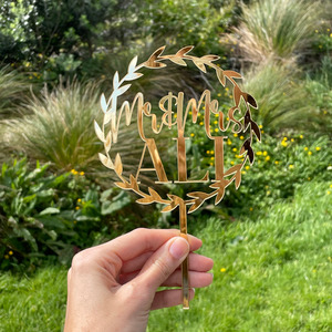 Products: Mr & Mrs cake topper - Design 2 Leo Design Studio