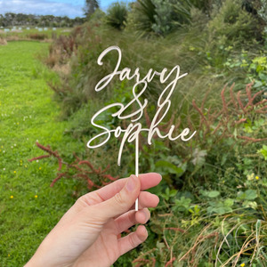 Names cake topper Leo Design Studio