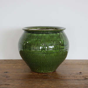 Sofia Urn Medium in Green