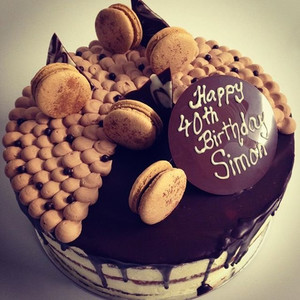 Macaron Drip Cake Lesud