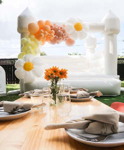 Frontpage: All White Mini