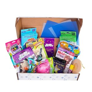 Kids Activity Box: Activity & Toy Box - age 6+ (12 Kits)
