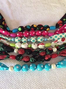 Retro Bead Necklaces With Flowers
