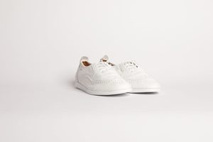 Products: 7817W – Men’s Laceup’s In White Leather, With Dual Pivot Spin Spots