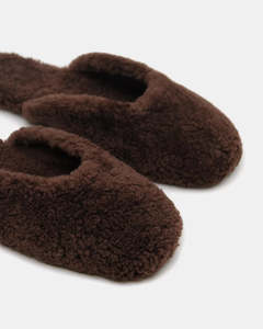 La Tribe Shearling Slipper - Chocolate