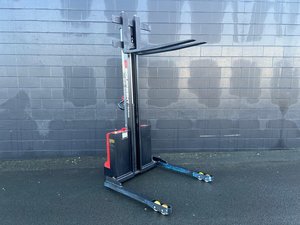 EP ES10-22M (with QuickStack) - Liftrucks