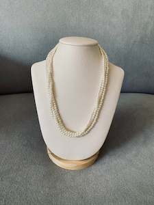 Necklace 1: LIV255NF18