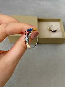 Rhea Hoops: RHE204H25