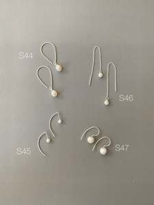 Whispering Threads with Pearls