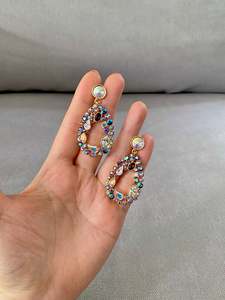 Rhea: Oval Crystal Hoop Earrings (2 colors)