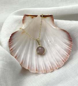 Gold Necklaces: Rose Quartz Gold