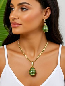 Products: Emerald Radiance – Green Shell Pearl & Gold Pendant Set ✨