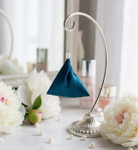 Carmen Kirstein: Carmen lavender triangle bag