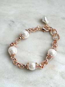 Jewellery: Millo Bracelet Pearls