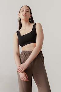 Loclaire: Scallop Crop - Black
