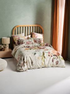 Products: Evelyn Duvet Cover Set