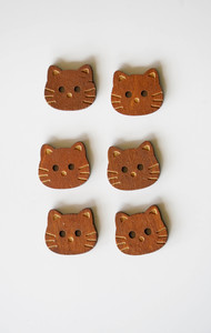 Kitten Brown Wooden Buttons