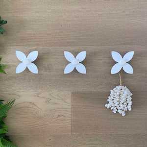 Outdoor Wall Hook Frangipani White Medium (set of 3)