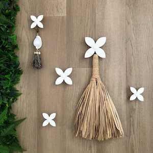 Outdoor Wall hook frangipani WHITE  (set of 5)