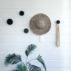 outdoor wall dot hook | circle