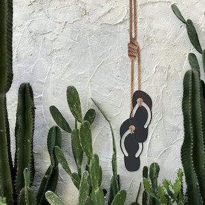 jandals wall hanging | black