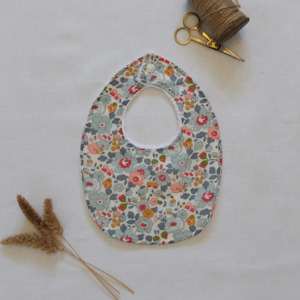 Little Acorn Liberty Bib 'Betsy' - Light Blue