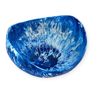 Kitchen: Sculptural Resin Swirl Bowl Iceberg