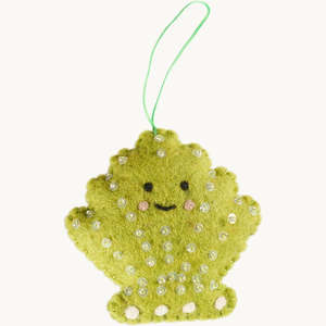 Pashom: Pashom | Hanging Decoration - Clamshell - Green