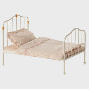 Vintage Double Bed Mouse - Off White | Maileg